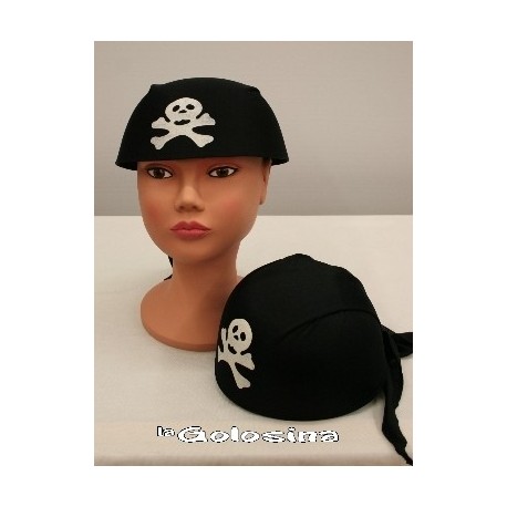 Gorro con panuelo de pirata.